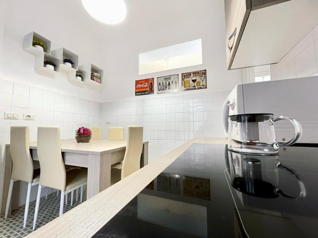 Forty1 Apartment Near Metro Cipro Roma Exterior foto